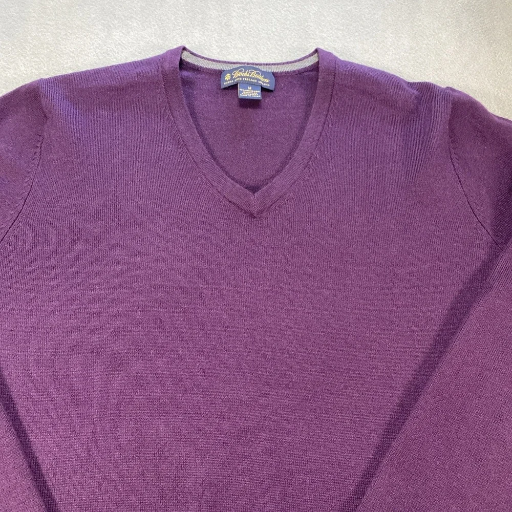 Brooks Brothers Mens Sweater V-Neck Purple Merino Wool Size Medium